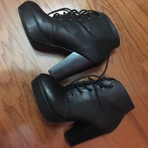 💥Final Price ⬇️💥 Candie’s Booties